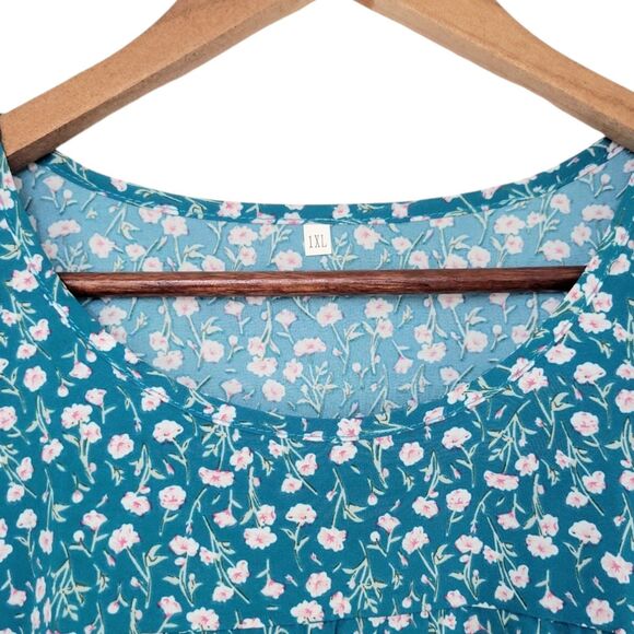 Womens Plus size 1X and 2X Teal/Pink Ditsy Floral Round Neck Short Sleeve Blouse - Picture 5 of 12